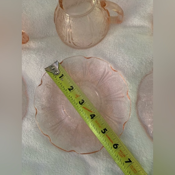 Vintage Pink Depression Glass Cherry Blossom Teacups and Saucers Set of 4 - Picture 9 of 10